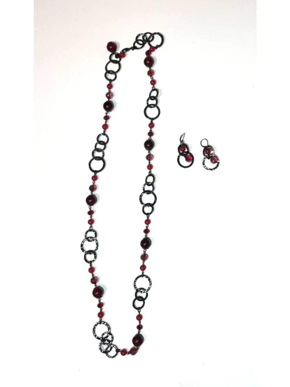 Premier Designs Very Berry Beaded Necklace Gunmetal Silvertone Ring Chain 36"